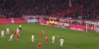 凯恩压哨救主！造点后点球绝平，77场轰80球，再创德甲纪录