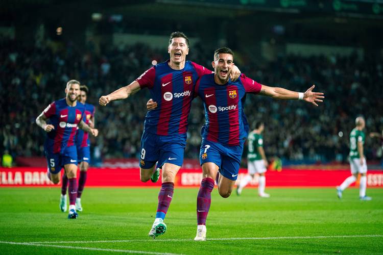 西甲56轮进球，莱万将追平多位巴萨传奇